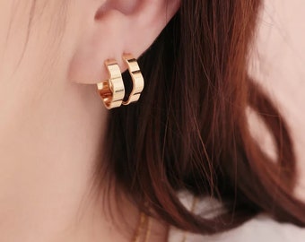 Gold Hoop Earrings, Medium Minimal Hoop Earrings, Dainty 18k Gold Hoop Earring, Jewelry for Women, Hypoallergenic