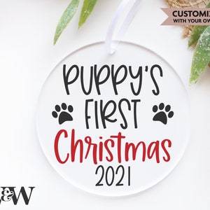 Premier Noël 2021 du chiot SVG | Ornement de chien SVG | Ornement de Noël pour animaux de compagnie SVG | Chien maman Svg | Svg premier Noël de l'animal de compagnie | Décoration d'arbre de Noël