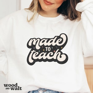 Gemacht, um SVG zu unterrichten | Lehrer Shirt SVG | Retro Lehrer SVG | Lehreranerkennungszeichen | Lehrer-Modus SVG | Lehrer-Leben-Svg | Schnittdatei