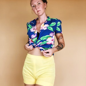 1950s Vintage Hawaiian Shirt // Rockabilly // Pin Up // 50s Novelty Print Blouse // Retro Vacation Top // Puffed Short Sleeve // Small