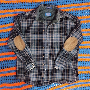 Vintage Wool Pendelton Flannel // Plaid Flannel // Vintage Grunge Shirt // Men and Womens Button Up Flannel // Blue and Grey Flannel