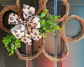 Paw Print Wreath, Dog Wreath, Dog Mom Gifts, Gifts for Dog Moms, Paw Print Decor, Dog Decor, Wreaths for Dog Lovers, Wreaths for Everyday