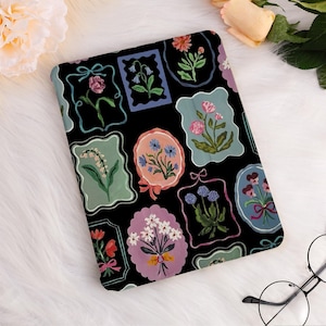 Custodia per iPad nera con motivo floreale retrò per iPad Air 4/5, iPad 10/9/8, iPad 9,7" 10,2" 10,9" 11" 12,9 pollici, iPad Mini iPad 2025 2024 2022 Pro Case