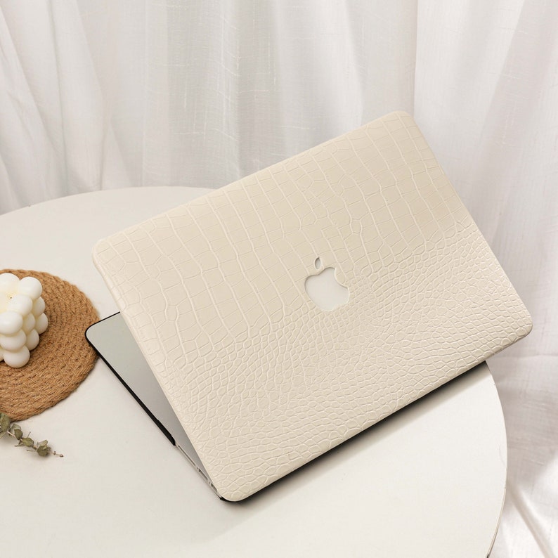 Crocodile Print Classic White Hard MacBook Case, Neutral Crazing Laptop Case, Protect for MacBook Air 13 MacBook Pro 13 14 16 2022 2021 image 5