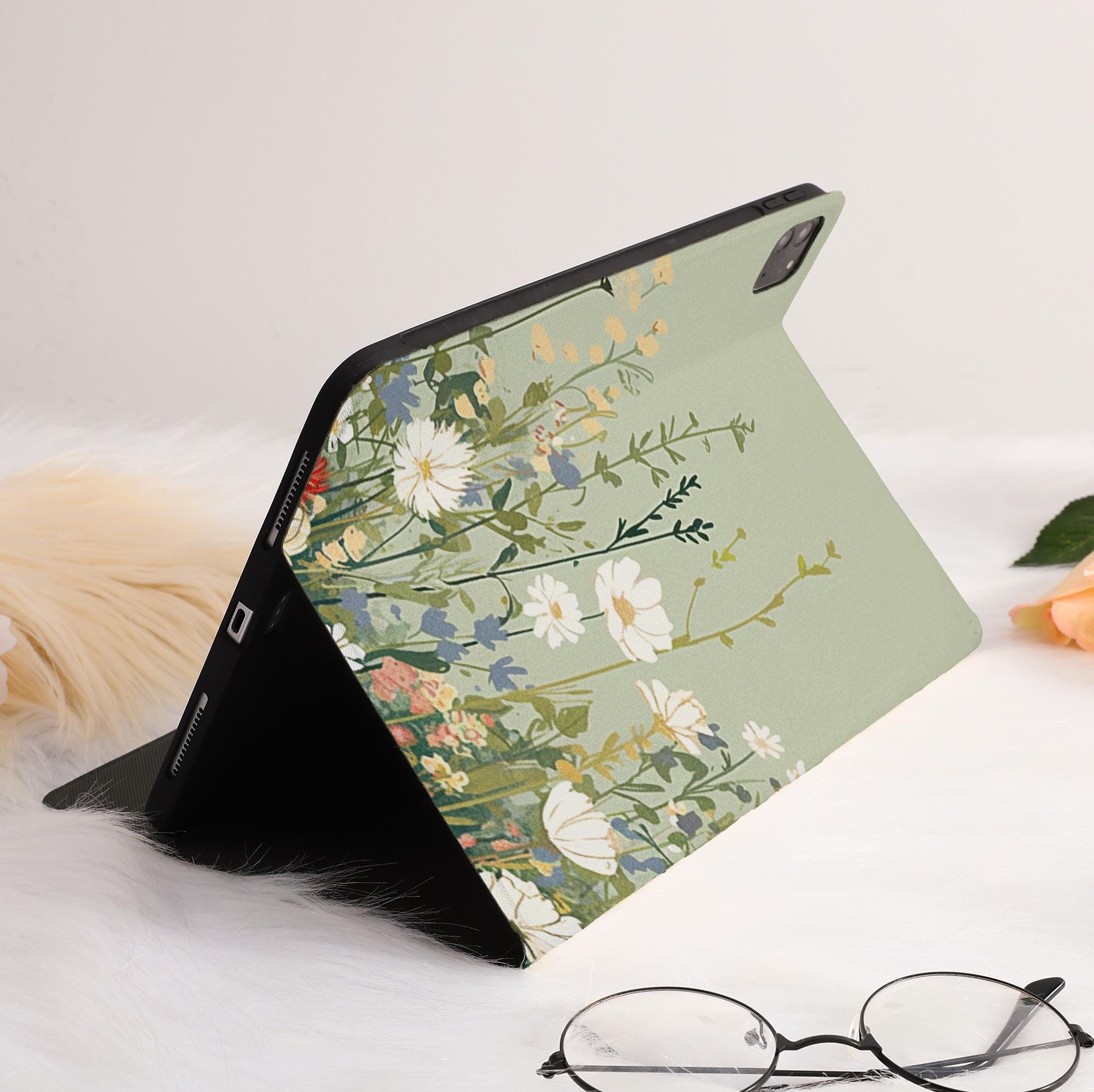 Green Wildflowers iPad Case Cover For iPad Air 4/5,iPad 10/9/8,iPad 9.7&quot; 10.2&quot; 10.9&quot; 11&quot; 12.9 inch,iPad Mini iPad 2022 2021 Pro Case