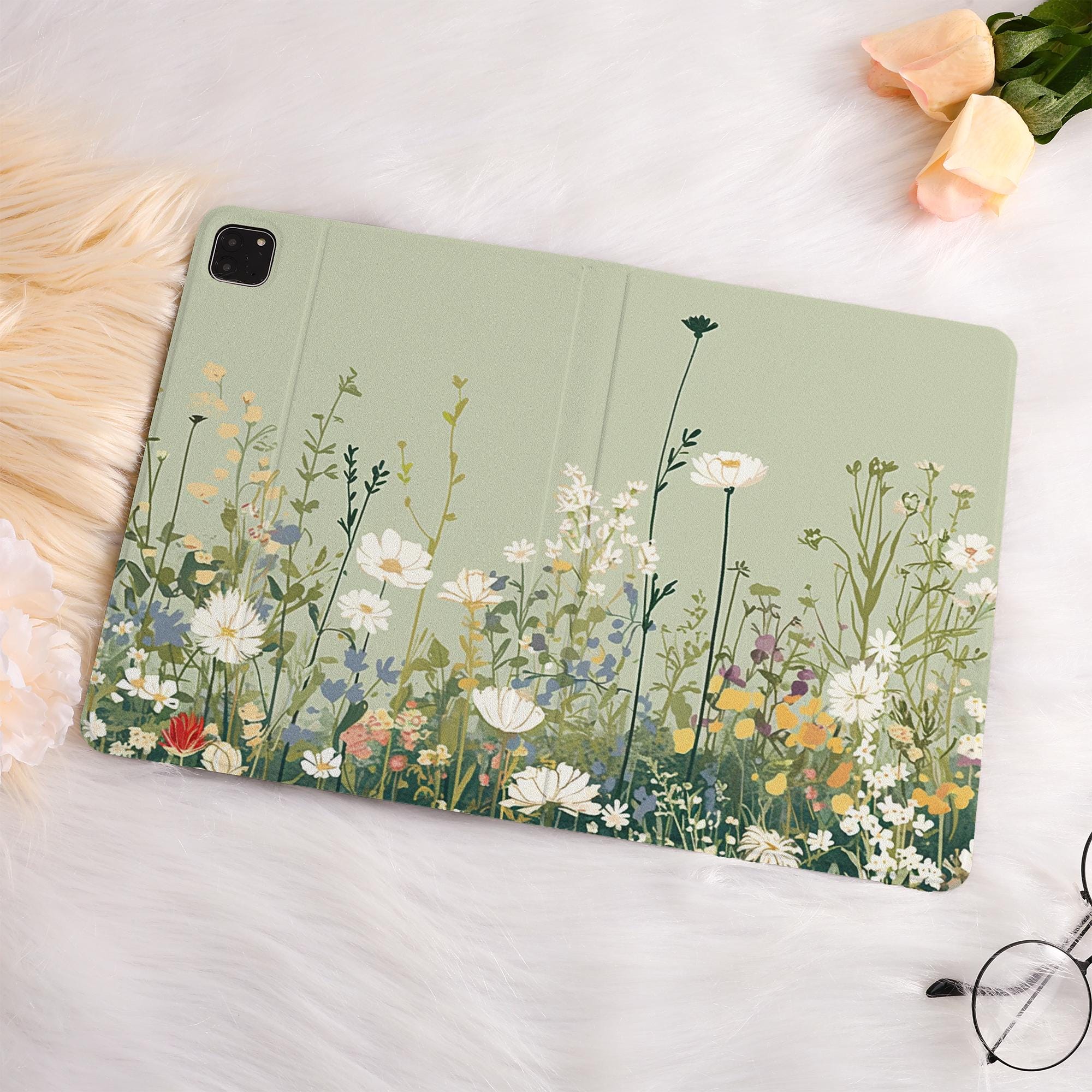 Green Wildflowers iPad Case Cover For iPad Air 4/5,iPad 10/9/8,iPad 9.7&quot; 10.2&quot; 10.9&quot; 11&quot; 12.9 inch,iPad Mini iPad 2022 2021 Pro Case