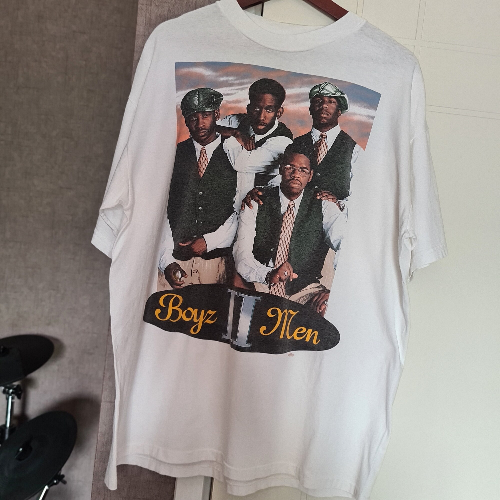 Discover Boyz ii Men All Around The World Tour 1995 Vintage T-Shirt