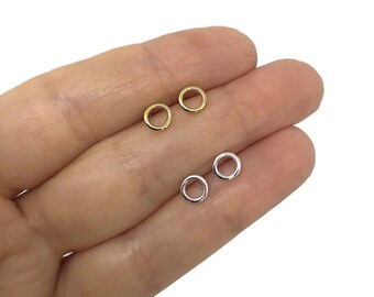 Orecchini Infinity Circle Stud, Borchie minimaliste in argento, Orecchini Karma Circle, Orecchini Circle Stud, Orecchini Delicati, Borchie Contemporanee