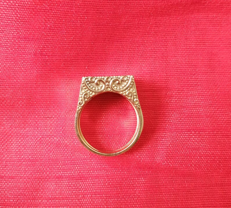 pillbox ring