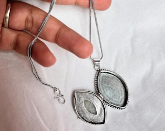 Moonstone Poison Pendant/Locket with chain