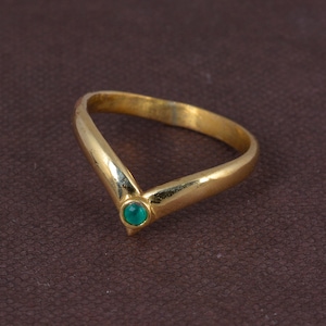 green onyx Chevron Ring, &quot;V&quot; Shape Ring, January Birthstone Ring, Stackable Promise Ring, Minimalist Ring, Engagement Ring For Her