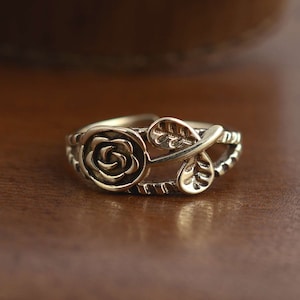 Bague fleur en or, bague fleur, bague fleur faite main, bague fleur en or, bague artisanale, bague or vermeil, bague délicate, bague florale or