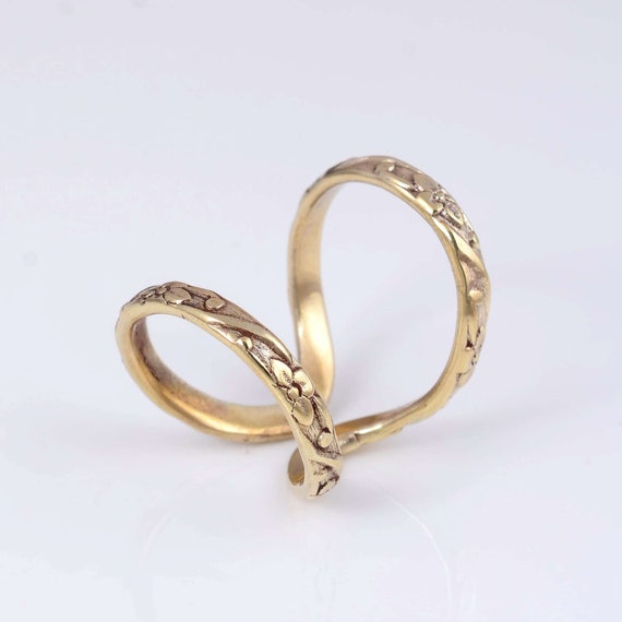 Adjustable wedding rings for arthritic fingers deals