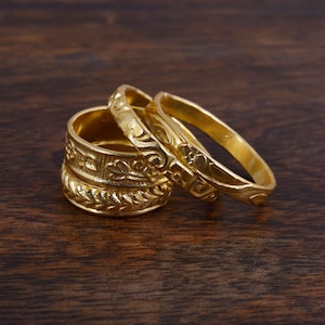 Handgjord hamrad mässingsstapelring: Guld Boho-ring