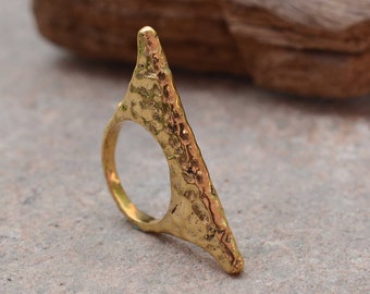 Bague barrette en laiton martelé : bijoux géométriques minimalistes