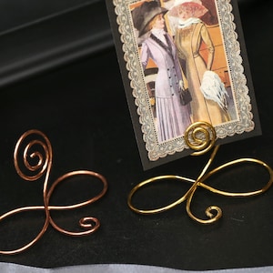 Suportes para números de mesa em formato de laço de arame, preto, dourado, prateado e ouro rosa, 4 cores, suportes de aço inoxidável, decoração de mesa