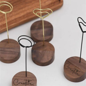 Prendedores de cartão de nogueira, porta-retratos de nogueira, suporte para números de mesa, suportes para exposição, suportes de nogueira personalizados, porta-fotos, porta-memorandos de nogueira