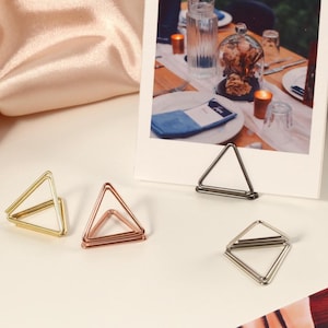 10 Stück dreieckige Platzkartenhalter, 4 Farben Edelstahlhalter, Goldständer, Tischnummerständer, Tischdekoration, Postkartenhalter