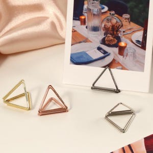 Portatarjetas triangulares, soportes para números de mesa de acero inoxidable, soporte para números de mesa de oro rosa grabado personalizado, portatarjetas