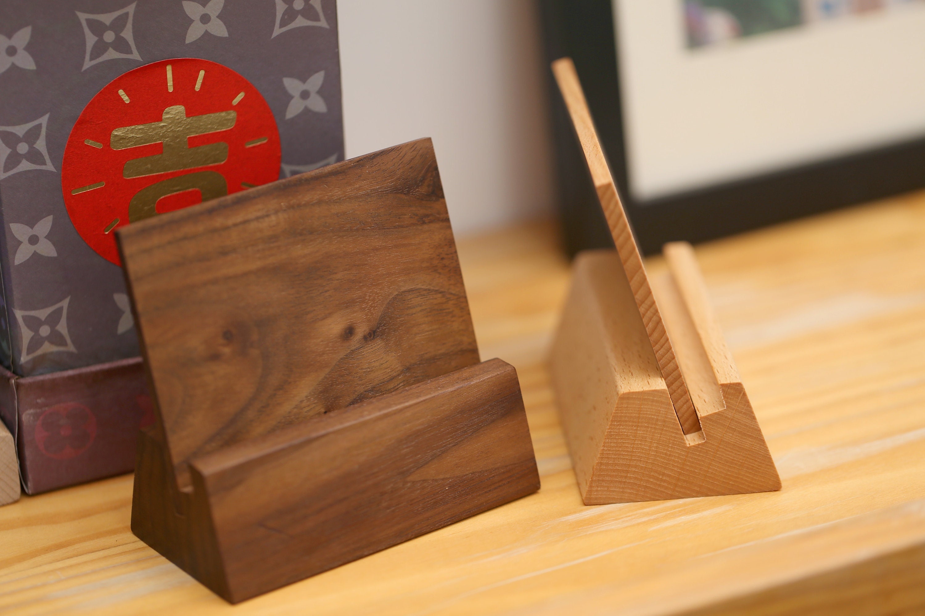 Wood Table Calendar Stands, Calendar Card Holder, Walnut Table Number Holder,Walnut Wood Holder, Postcard Display Holders, Invitation Stands