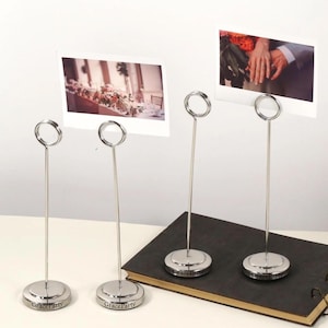 Porta tarjetas de latón, Porta tarjetas de acero inoxidable, Porta números de mesa grabados a medida, Decoración de bodas, Decoración de mesas, Porta tarjetas para sentarse