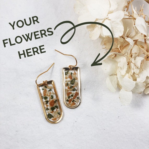 Real flower preserved earrings. You can also preserve your dried flowers in  these earrings #jewelry #resinart #resin #handmade #realflo... | Instagram