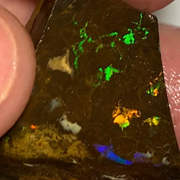 Australian Rough Opal Koroit Boulder Matrix Gem Grade 40ct RUB Ironstone host rock Gorgeous Bright Multi fires 28x27x7mm EC813