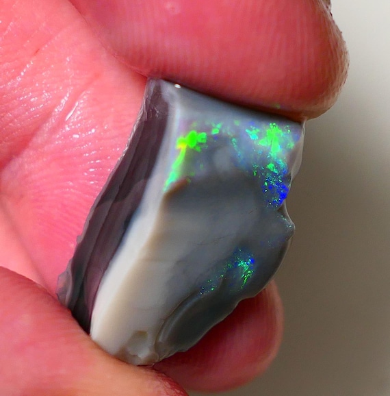 オーストラリア産ラフオパール ライトニングリッジ 潜在的グレード