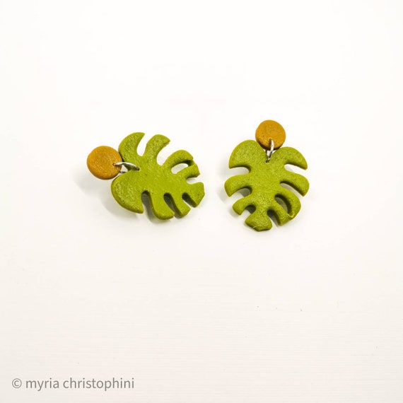 Green or fuchsia monstera leaf earrings | boho, polymer clay, drop earrings | Nickel free, botanical earrings | perfect gift for best friend