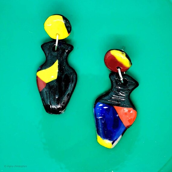 Vase shaped drop earrings