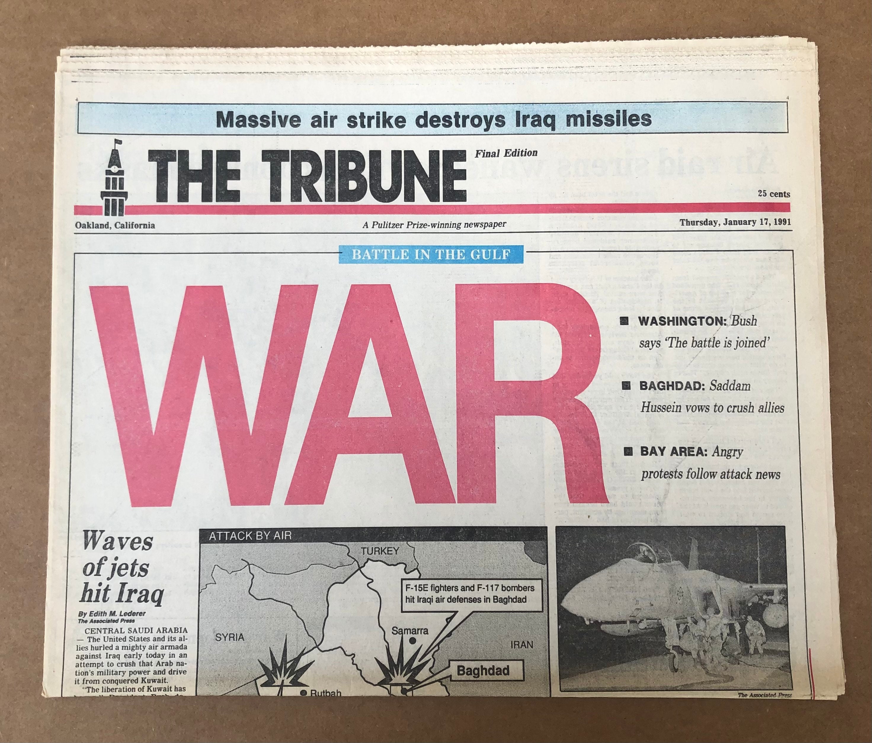 vintage L.G.B news paper design タンクトップ Vintage 1991 Gulf War Iraq Complete Newspaper SF Bay Area Old