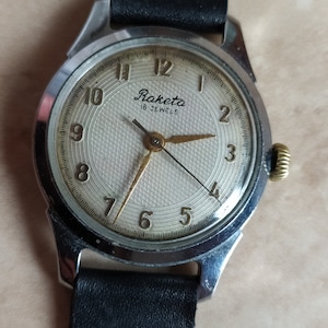 Vintage 1960s brand Raketa,watch Rocket 2609 PCHZ USSR 16 jewels mechanical Men&#39;s, working condition