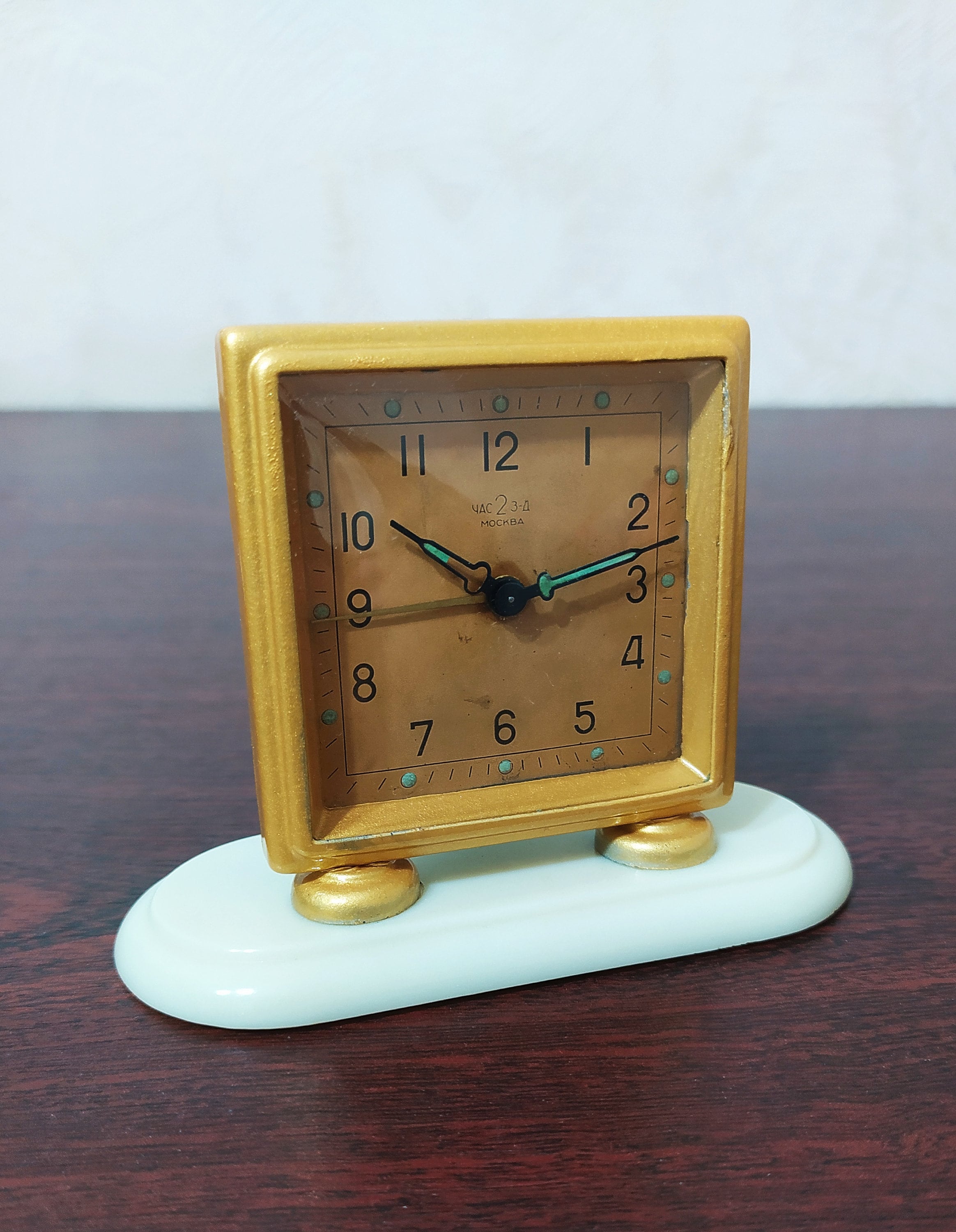 Réveil mécanique soviétique vintage, années 50, URSS
