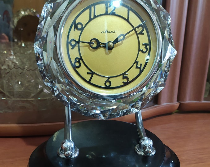 Horloge Majak de table cristal made in URSS