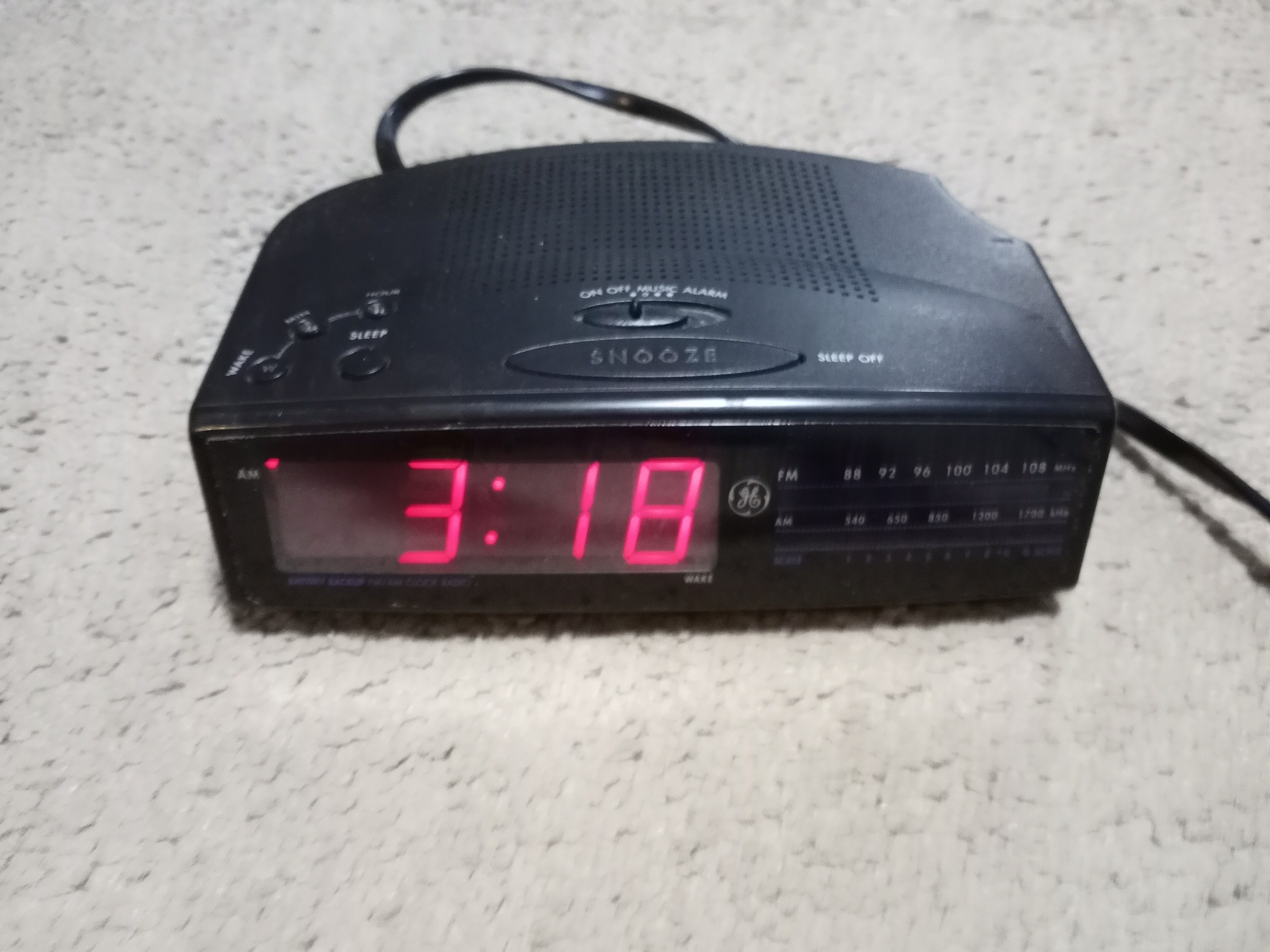 Vintage General Electric AM/FM Alarm Clock Radio 74815A Etsy