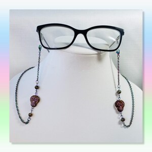 Skull eyeglass chain shop