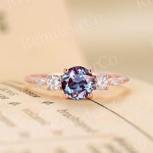 Vintage Round Cut Alexandrite Engagement Ring,Cluster Diamond / Moissanite Bridal Ring,14K Rose Gold Promise Ring,Anniversary Gift