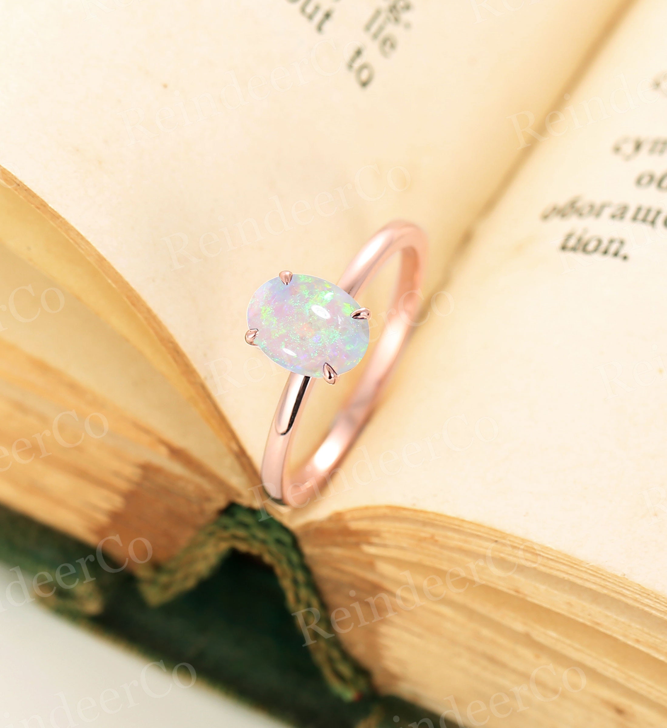 Bague de fiançailles ovale minimaliste en opale naturelle, bague solitaire simple, alliance en or rose 14 carats, bague de promesse d'anniversaire unique pour femme
