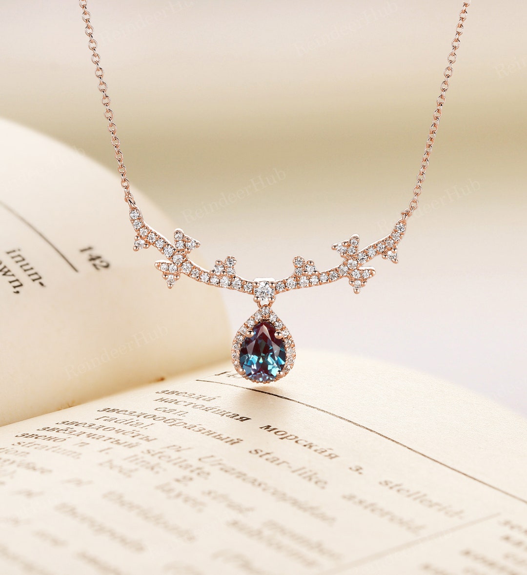 ペアアレキサンドライトチャームネックレス モアッサナイトローズ