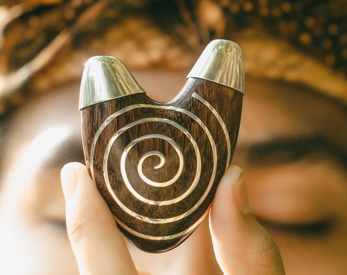 Heart Shape Spiral Silver Line Kuripe Pipe, Handcrafted Tamarind Wood with Balinese High Purity Silver