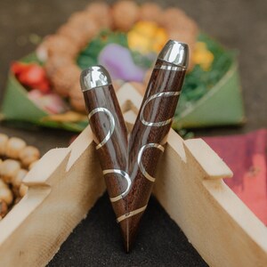 Handcrafted kuripe pipe by Dewata Studio
