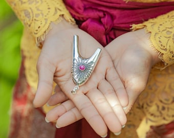 Balinese Style Dewata Full Silver Kuripe. Ruby Gemstone. Unisex Collectible Kuripe Pendant. Shamanic Ceremonial Rapé Pipe.