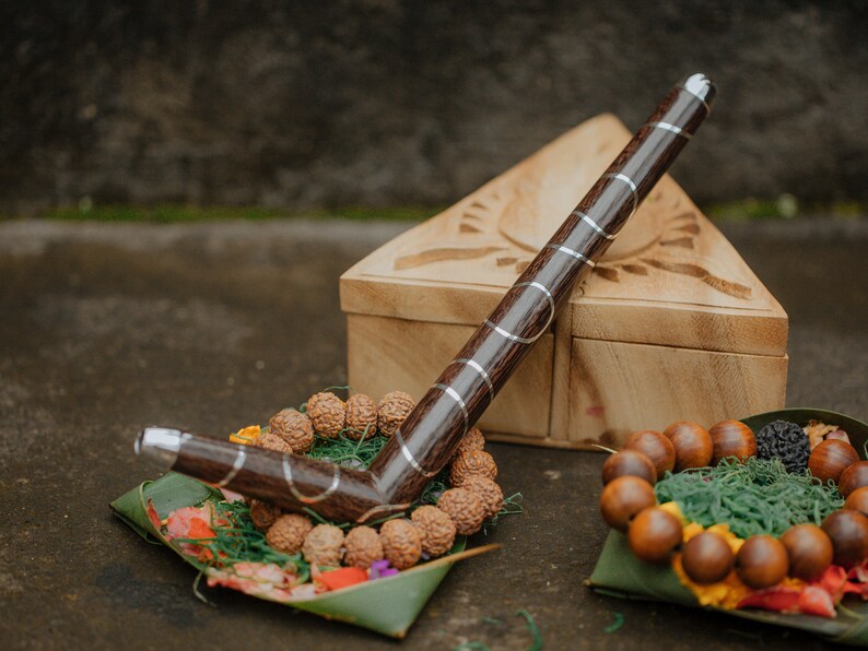 Ceremonial tepi pipe by Dewata Studio