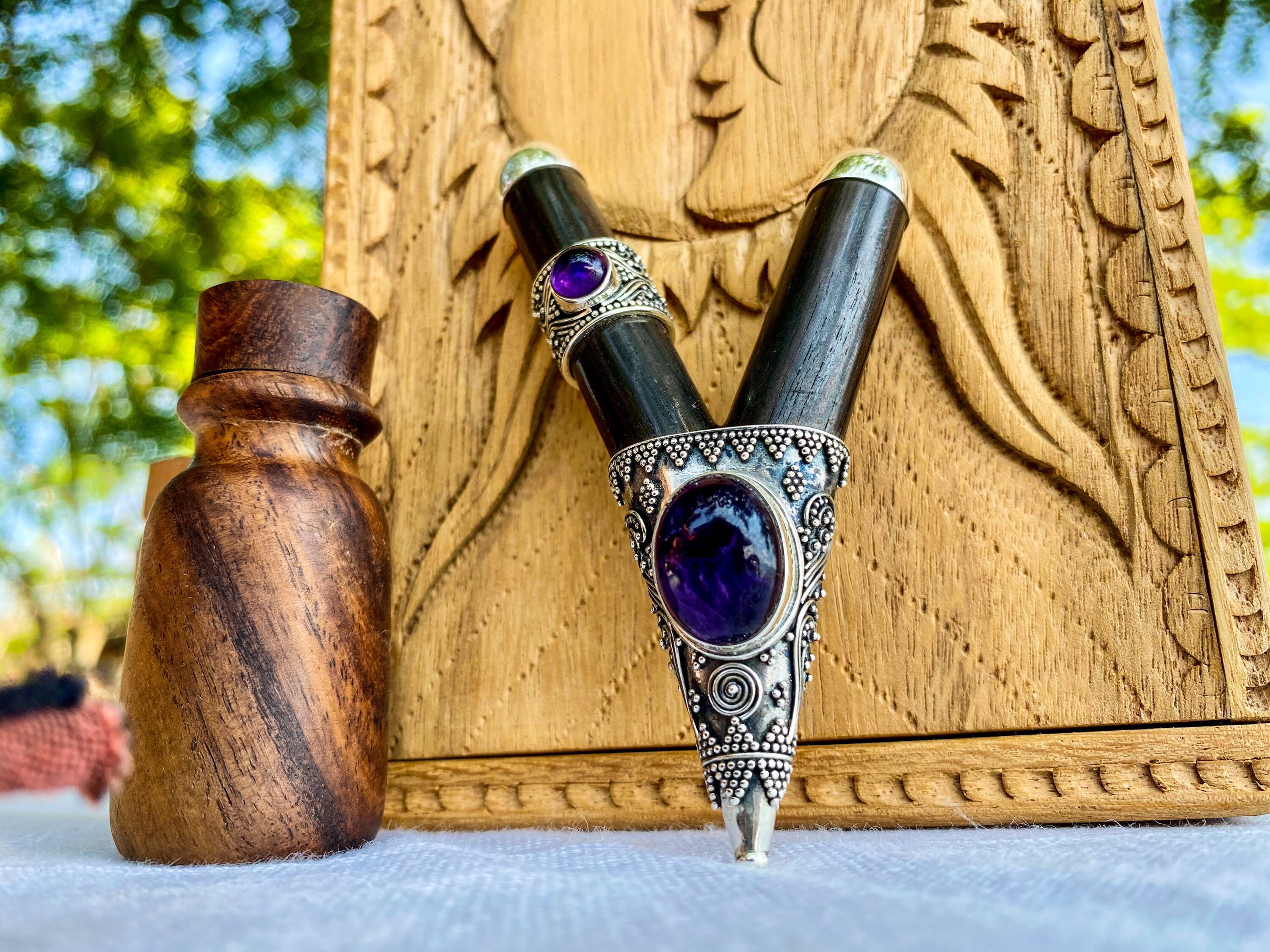 Dewata collectible Kuripe No.61 Exclusive Wood and gemstones. Amethyst