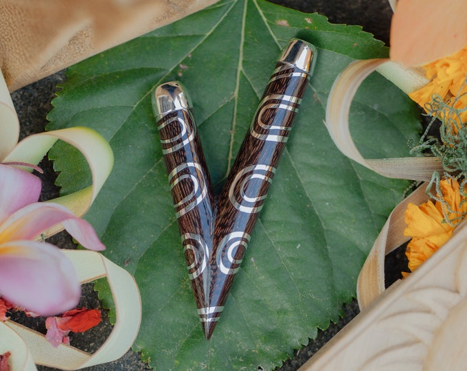 Tamarind Wood Spiral Silver Line Kuripe – Handcrafted Pipe with 99% Silver Inlay, Exclusive Balinese Design