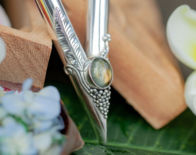 Guardian Feather Kuripe Pipe, Exclusive Collectible Quality Pipe, Selected Tamarin Wood, Balinese Sterling Silver, Labradorite Gemstone