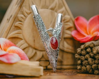 Exclusive  hummingbird Kuripe pipe combined materials 99% silver and tamarind wood with Ruby and Diamond sacred ceremonial piece