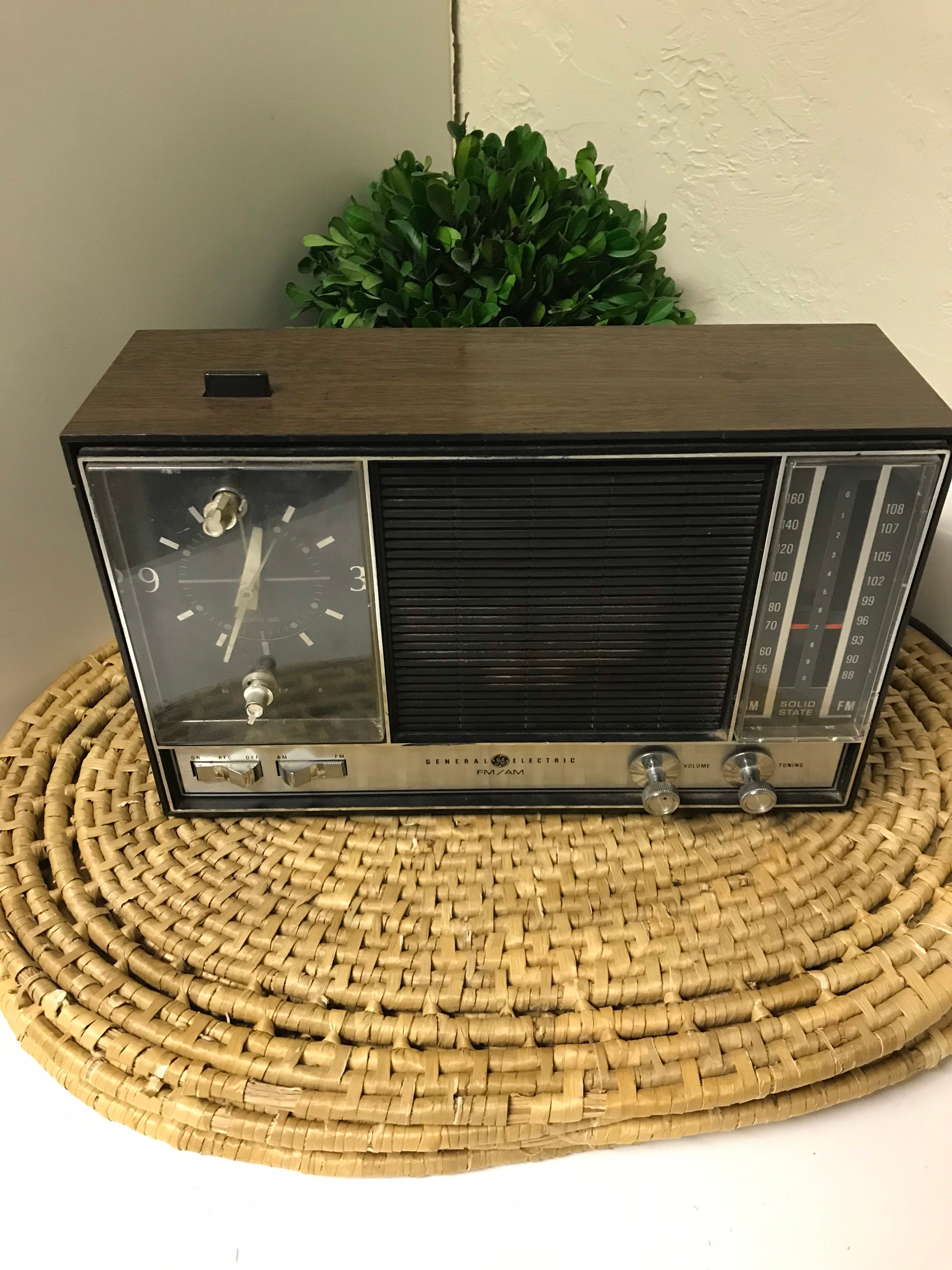 Vintage General Electric Clock Radio. Etsy