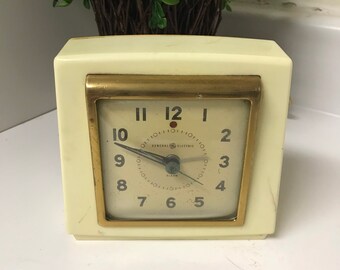 Vintage General Electric clock.