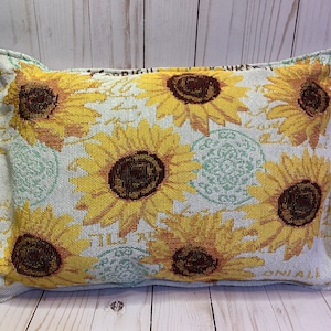 Sunflower Pillow: Vibrant Floral Muslin Accent, Spring/Summer Decor